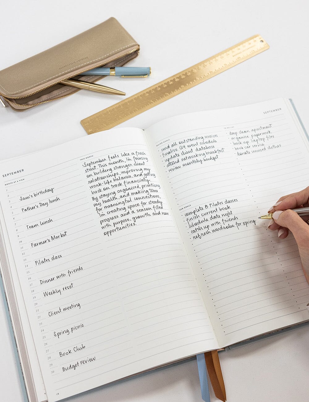 Bespoke Belvedere 2027 Desktop A4 Planner