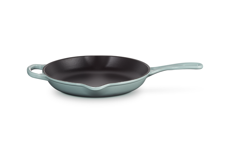 Le Creuset Skillet 26cm: Sea Salt