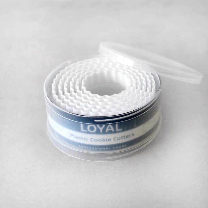 Loyal - Plain/Scalloped Round Cutters