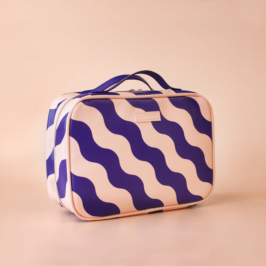 31 travel makeup bag SALY Keep your cosmetics and makeup necessities safe Professional Makeup Artist Large Makeup