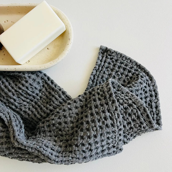 Mama & Tochter Waffle Tea Towel: Charcoal
