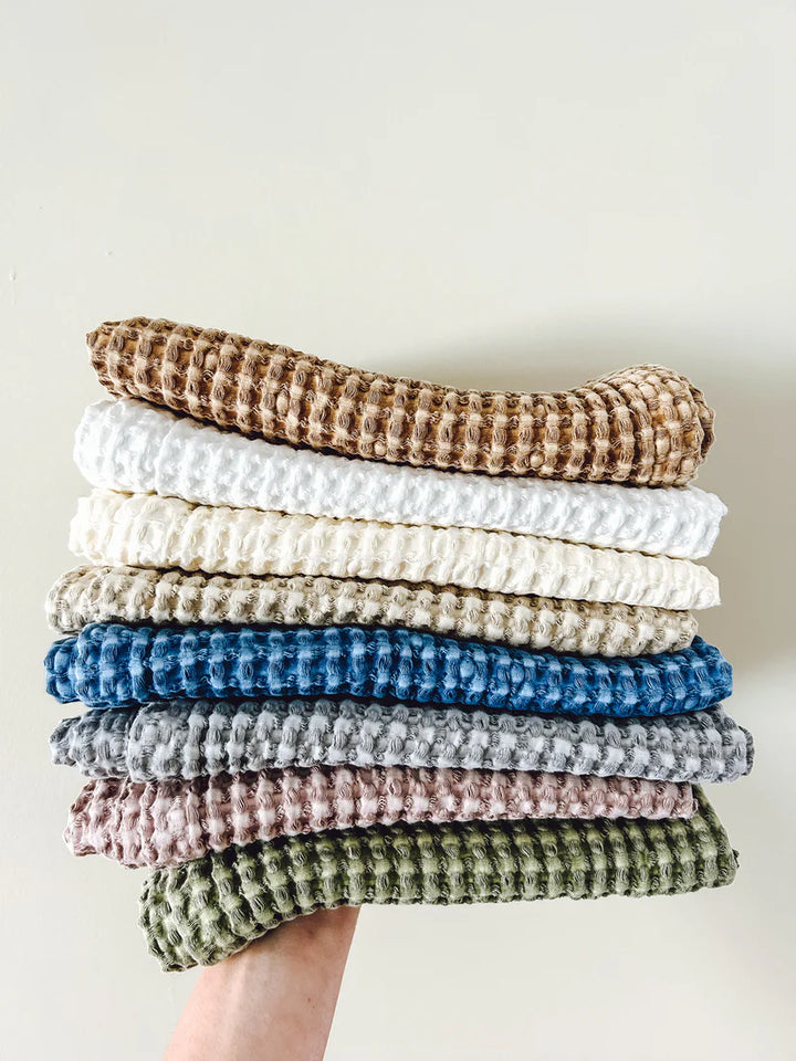 Mama & Tochter Waffle Tea Towel: Light Olive
