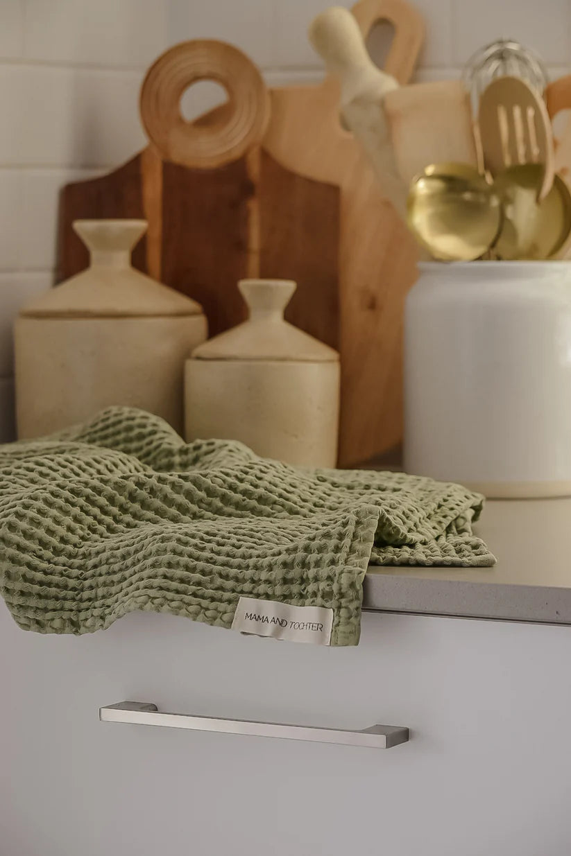 Mama & Tochter Waffle Tea Towel: Light Olive