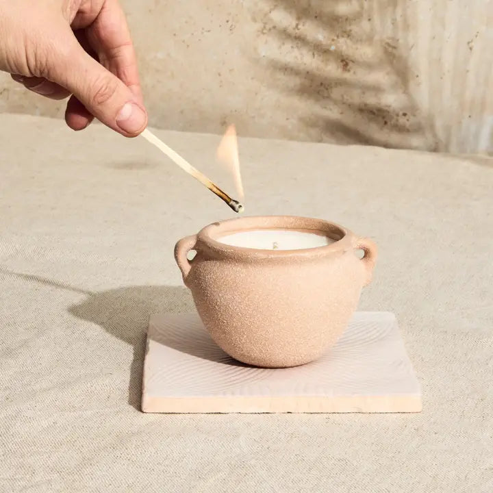 Terracotta Pottery Candle - Myrrh &amp; Tonka