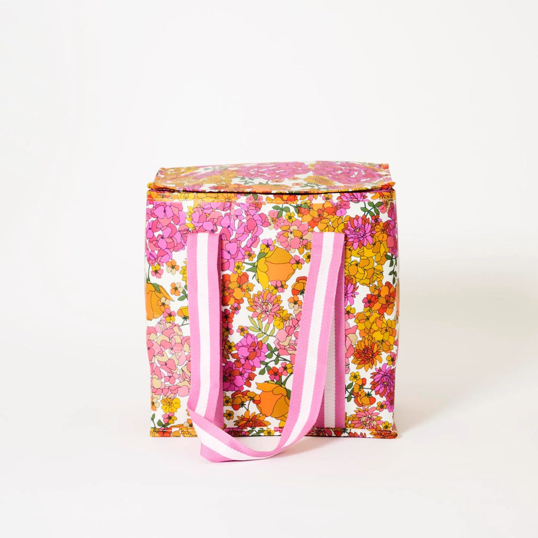 Medium Insulated Tote: Hydrangea