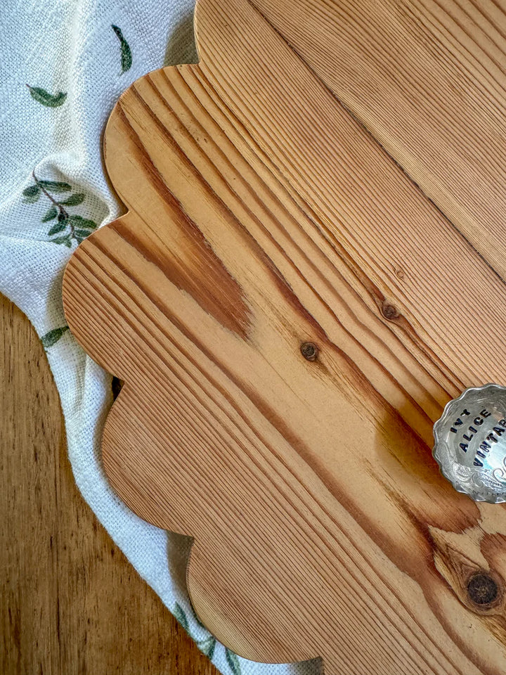 Round Scallop Serving Board