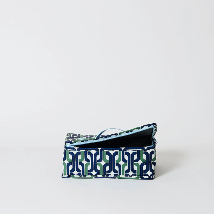 Takeaway Bag: Chains