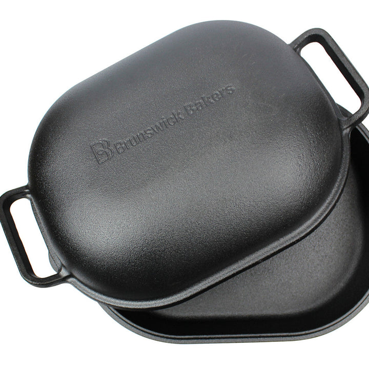Black cast iron baking pan with &