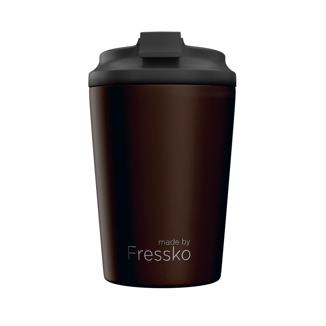 Brown tumbler with lid on a white background, branded 'made by Fressko'.