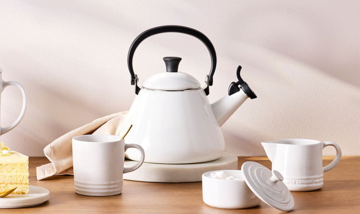 Le Creuset Kone Kettle: White