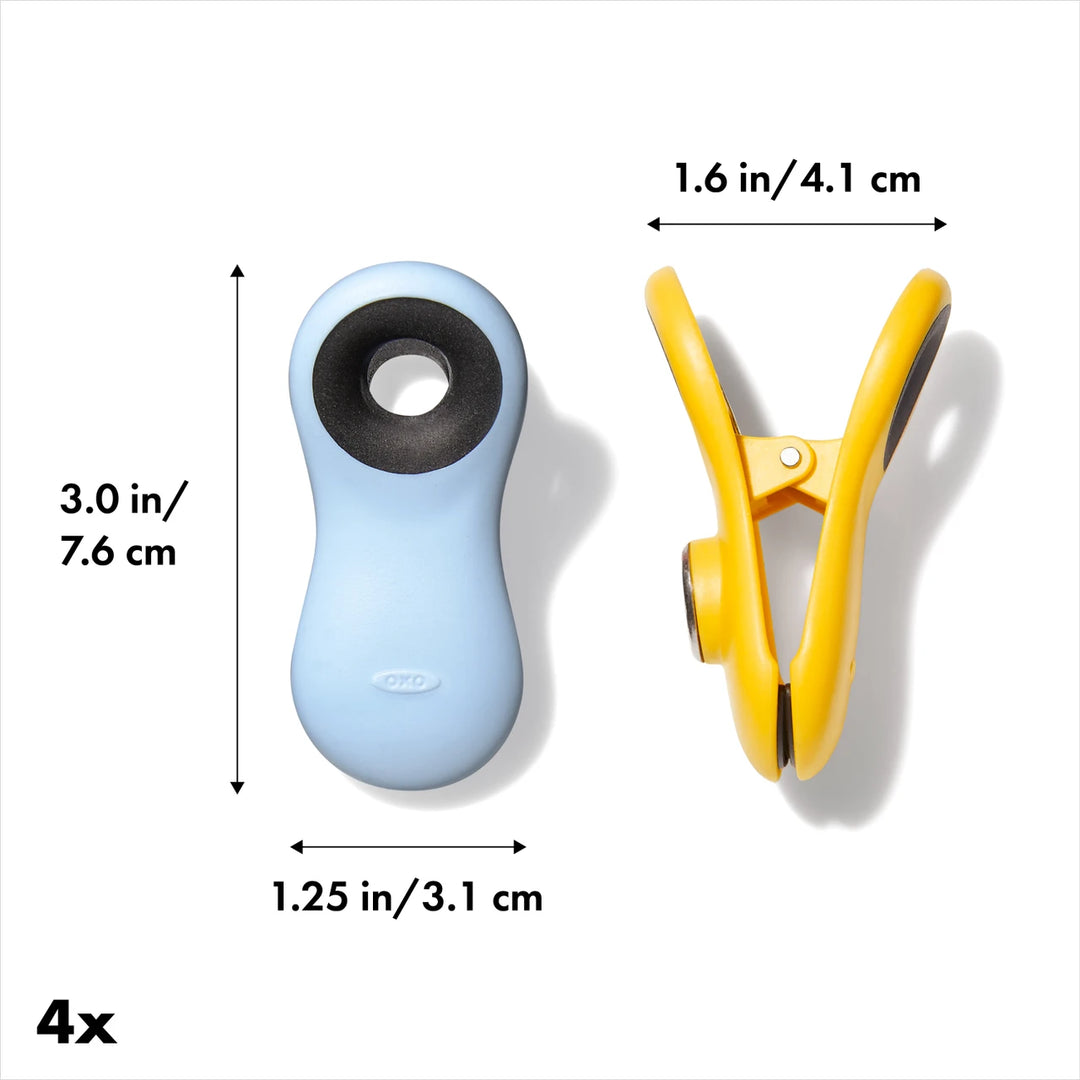 Two clips, one blue and one yellow, with measurements indicated on a white background.